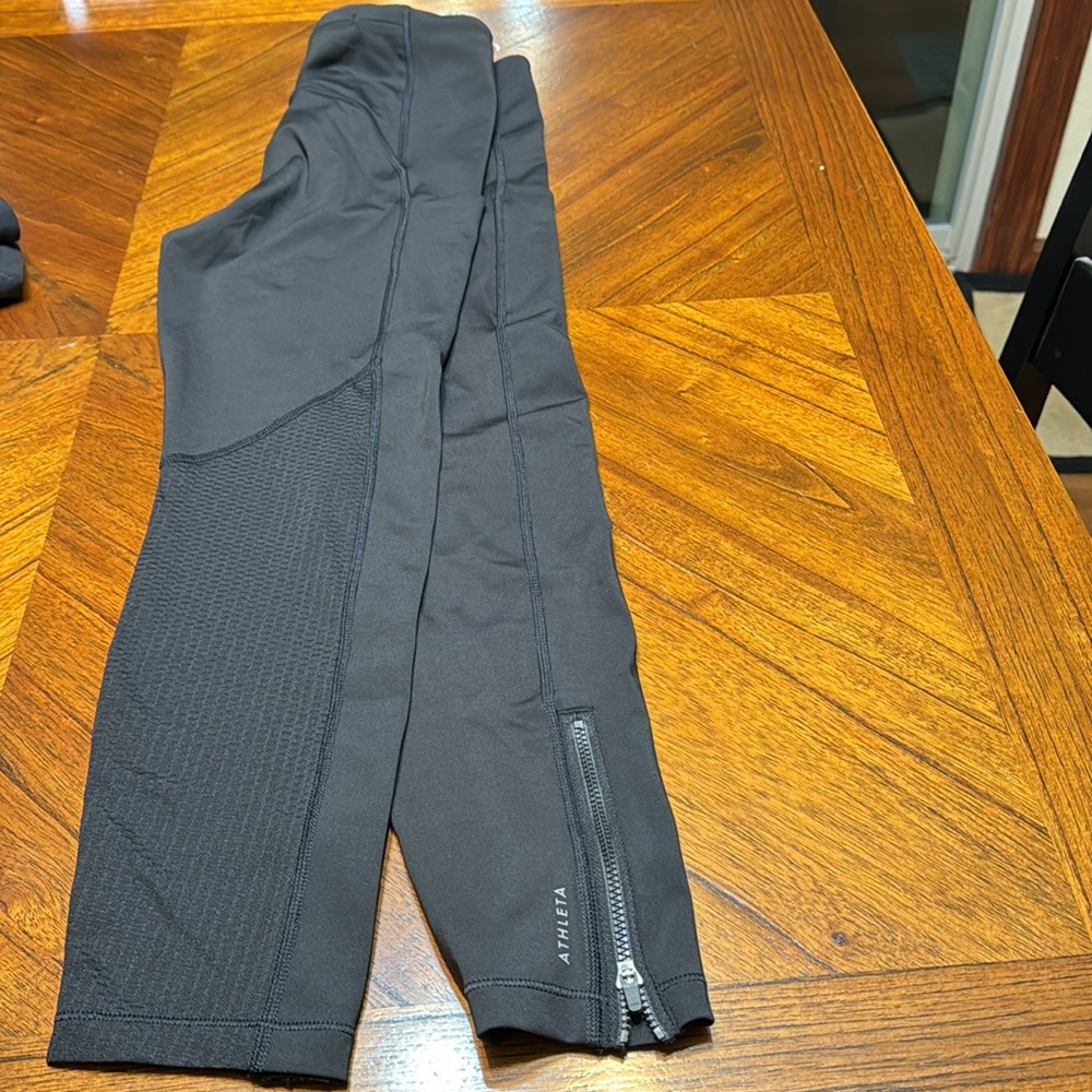 Athleta Capri running tights - Picture 2 of 10